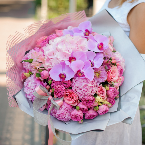 Fleurs Sur Mesure Pink Passion Fresh Flower Bouquet
